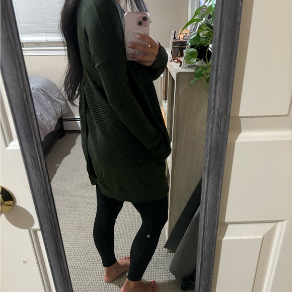 Lululemon Sit In Lotus Wrap II Heathered Dark Olive Size 2 - Picture 4 of 9